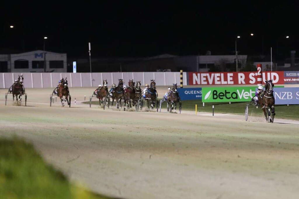 Wag Star winning the Commodore Hotel For Your Cup Week Accommodation Mobile Pace on 27 September 2024. Photo by Race Images NZ.
